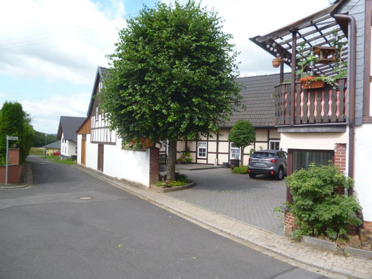 Beletage Eifel Apartment Anschau Exterior photo